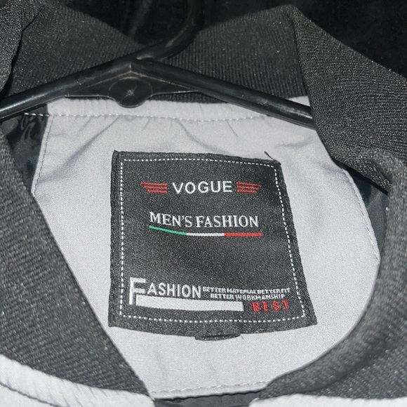 Vogue Men’s Fashion Grey/Silver Sweater - Picture 2 of 6